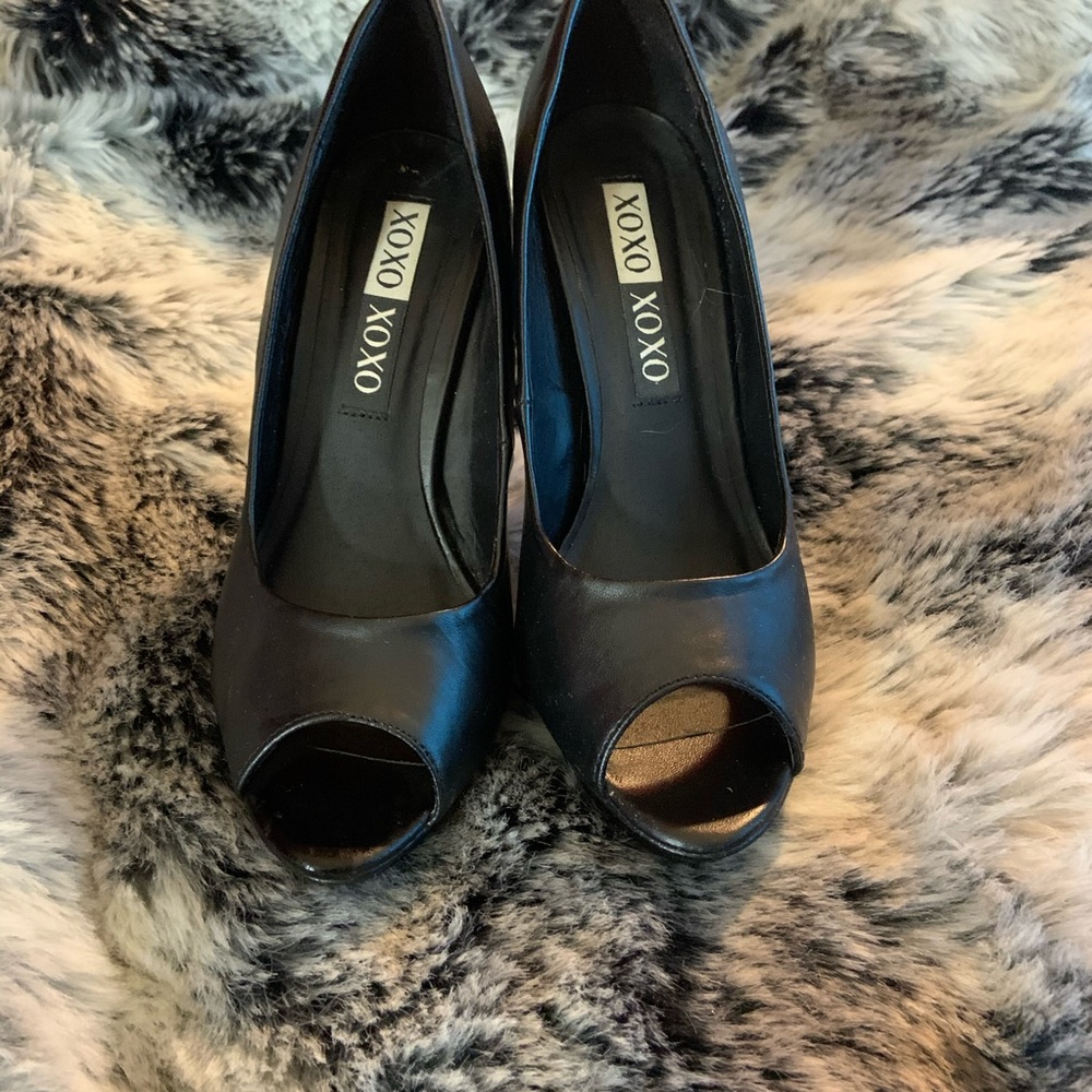 Black classic heels